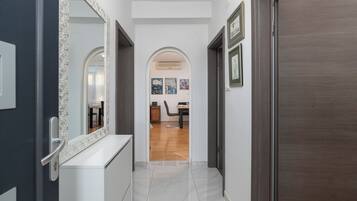 Apartment (A1) | Flur