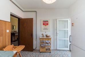 Appartement (A1) | Cuisine privée | Réfrigérateur, un four, surface de cuisson, cafétière à espresso