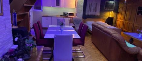 Apartment (A3) | Dining