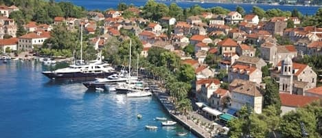 Vue sur la ville depuis lâhĂ©bergement