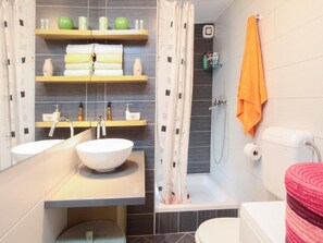 Apartment (A1) | Bathroom - Apartment Alta (Makarska)