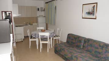 Apartment (A2) | Living room