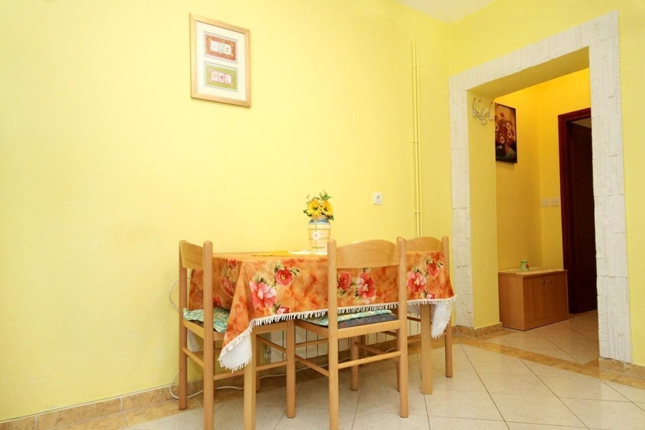 Apartment (A4) | Dining