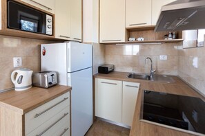 House | Private kitchen | Fridge, oven, stovetop, dishwasher - House Milka (Sali)