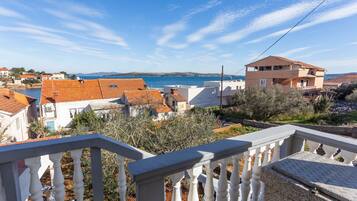 House | Terrace/patio