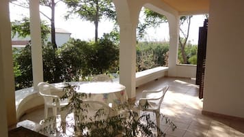 Apartment (A1) | Outdoor dining