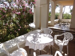 Apartment (A2) | Outdoor dining - Apartments Ivan (Pag)