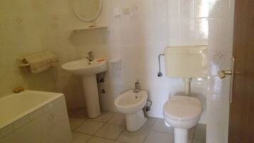 Apartment (A1) | Badezimmer