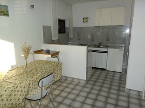 Apartment (A2) | Private kitchen - Apartments Ivan1 (Novalja)