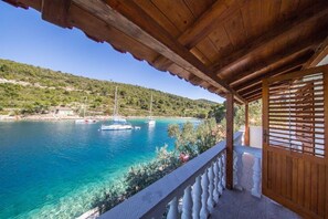 Balcony - House Vinkli (Vis)