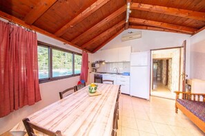 Ferienhaus | Eigene Küche | Kühlschrank, Mikrowelle, Ofen, Herdplatte