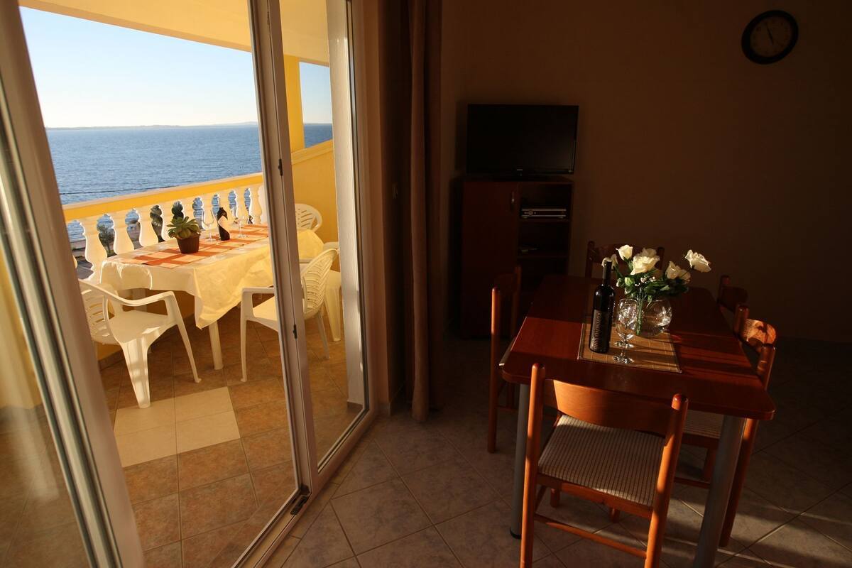 Apartment (A3) | Dining