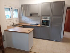 Apartment (A1) | Eigene Küche | Kühlschrank, Ofen, Herdplatte, Espressomaschine