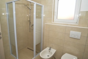 Appartement (A2) | Salle de bain | Douche
