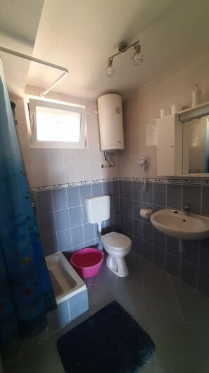 Apartment (A2) | Bathroom | Towels - Apartments Lapa (Tisno)