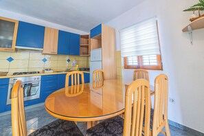 Apartment (A3) | Private kitchen - Apartments Josip (Baska Voda)