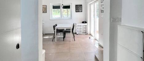 Apartment (A2) | Hallway