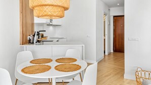 Dining - Apartment 'Top Costa Del Sol' with Shared Pool, Wi-Fi and Air Conditioning (Torremolinos)