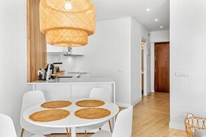 Dining - Apartment 'Top Costa Del Sol' with Shared Pool, Wi-Fi and Air Conditioning (Torremolinos)