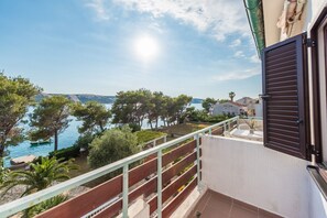 Apartemen (A4) | Teras/patio