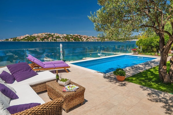 Outdoor pool - House Lucmar (Rogoznica)