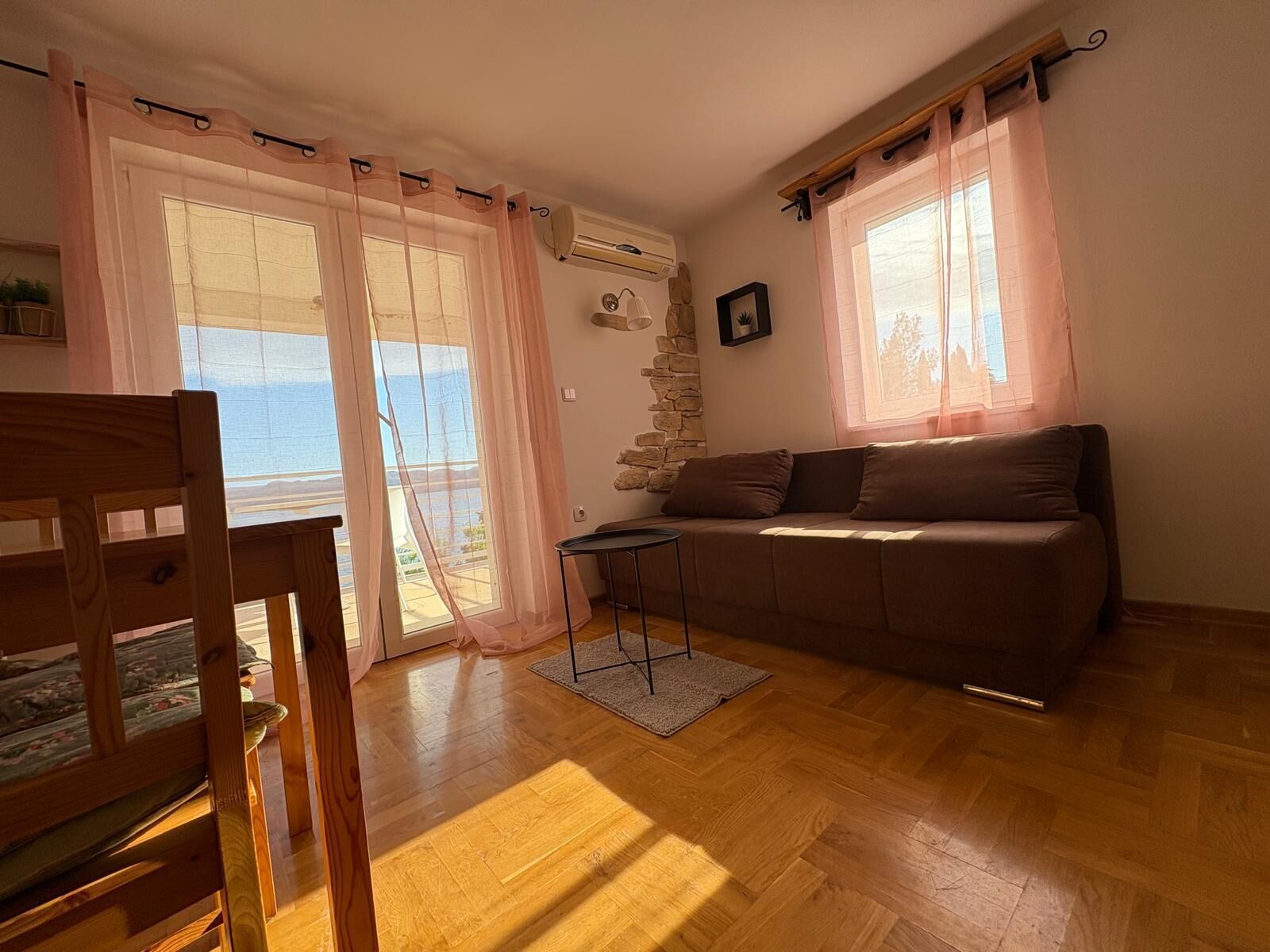 Căn hộ (A5) | Phòng khách