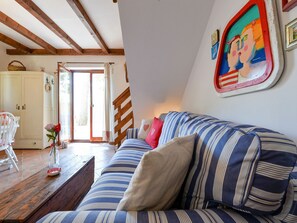 House | Living room | DVD player - House Marija (Pag)