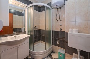 Apartment (A1) | Bathroom - Apartments Ilija (Novalja)