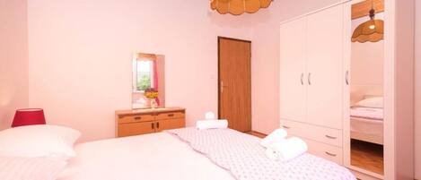 Apartment (A4) | Iron/ironing board, free WiFi