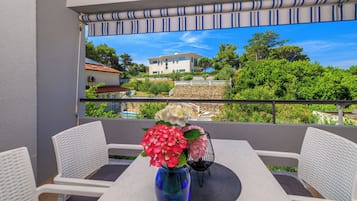 Apartemen (A2) | Balkon