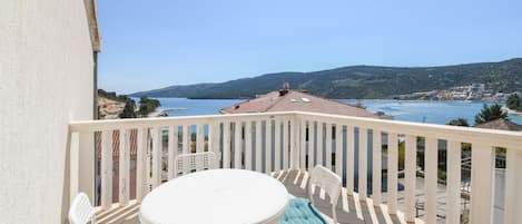 Apartment (A6) | Balcony