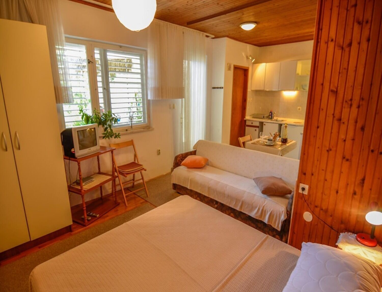 Studio (A2) | Interior