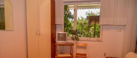 Studio (A2) | Interior