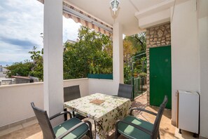 Apartment (A1) | Balkon