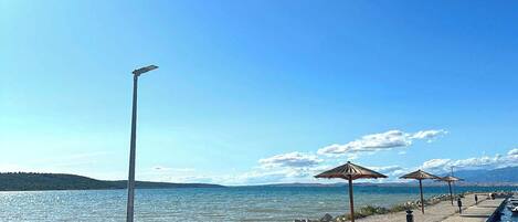 ใกล้ชายหาด