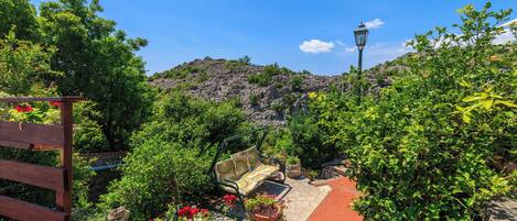 อพาร์ทเมนท์ (A1) | สนามรอบบริเวณ