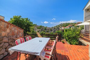 Terrace/patio - Apartment Ivan (Karlobag)