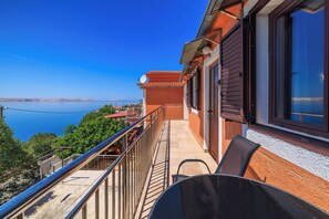 Estúdio (A3) | Vista para a água
