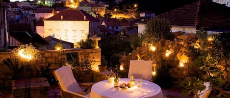House | Terrace/patio