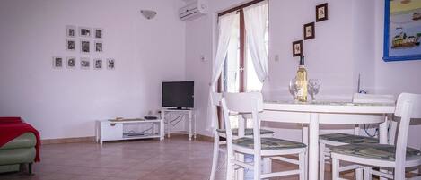 Apartment (A1) | Wohnzimmer | DVD-Player