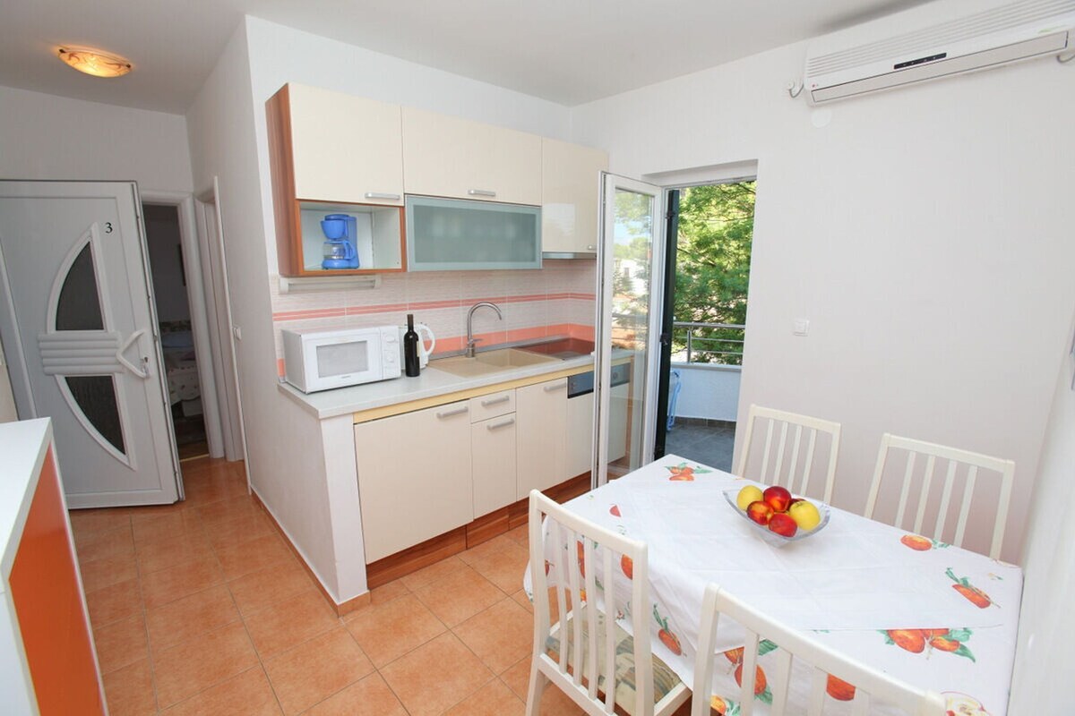 Apartment (A3) | Tempat makan