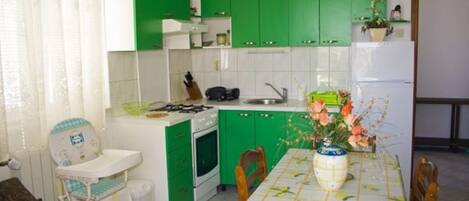 Apartment (A2) | Private kitchen