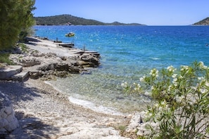Beach nearby - Apartments Milans (Rogoznica)