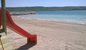 Beach - Apartments Adriatic (Razanac)