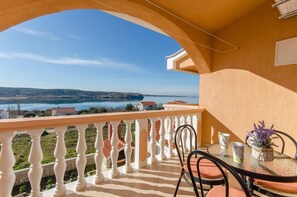 Apartment (A2) | Terrace/patio - Apartments Adriatic (Razanac)