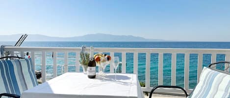 Estudio (A4) | Balcón