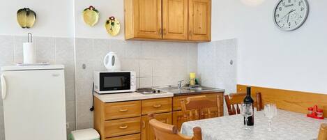 Studio (A4) | Private kitchen