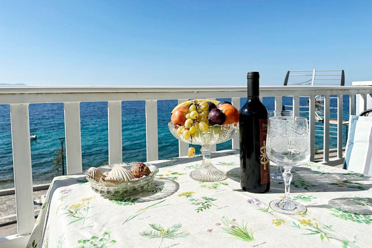 Apartemen (A5) | Balkon