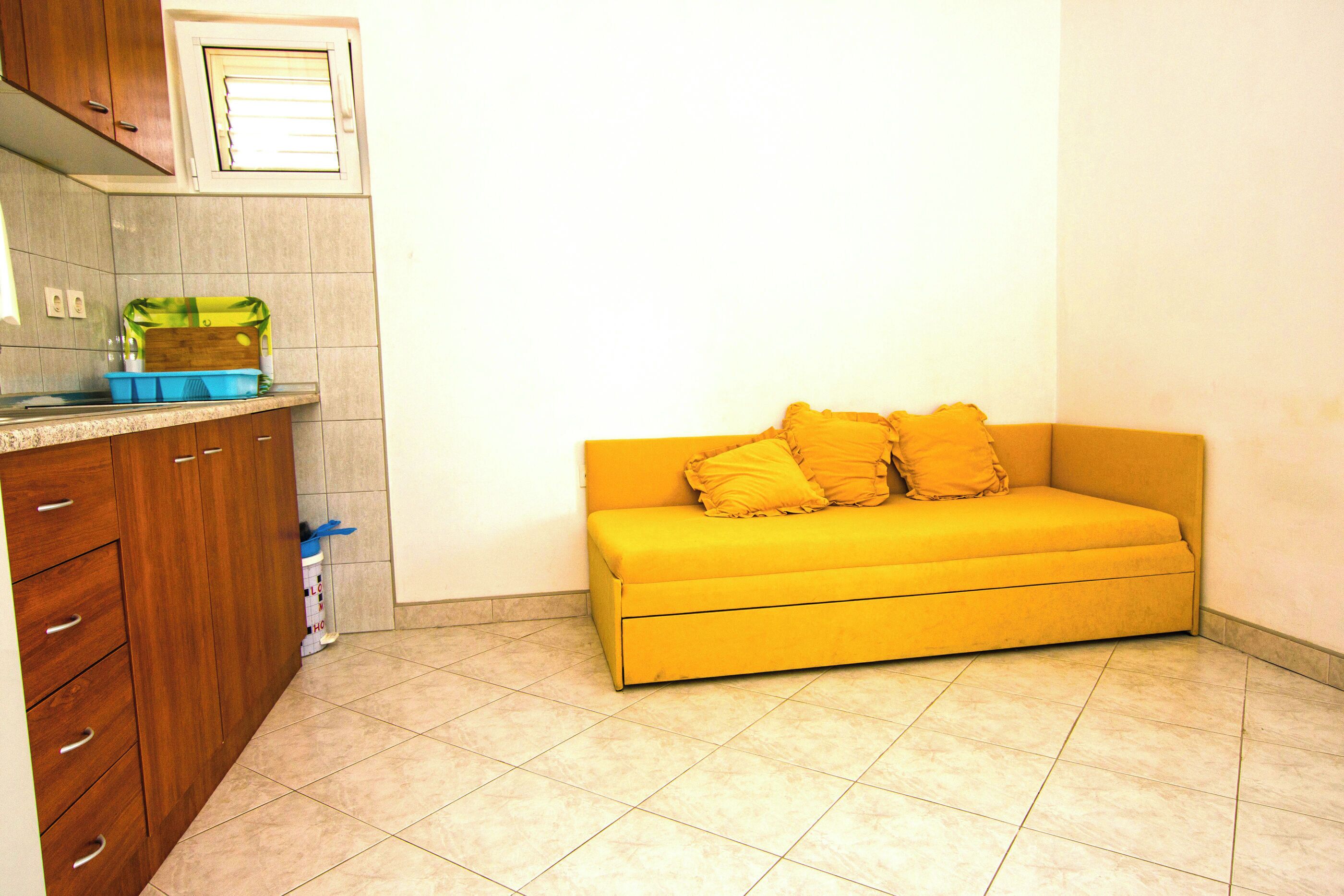 Departamento (A2) | Cocina privada | Refrigerador, parrilla de estufa y cafetera de espresso 