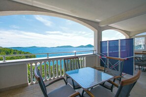 Terrace/patio - Apartments Zaborac (Pakostane)